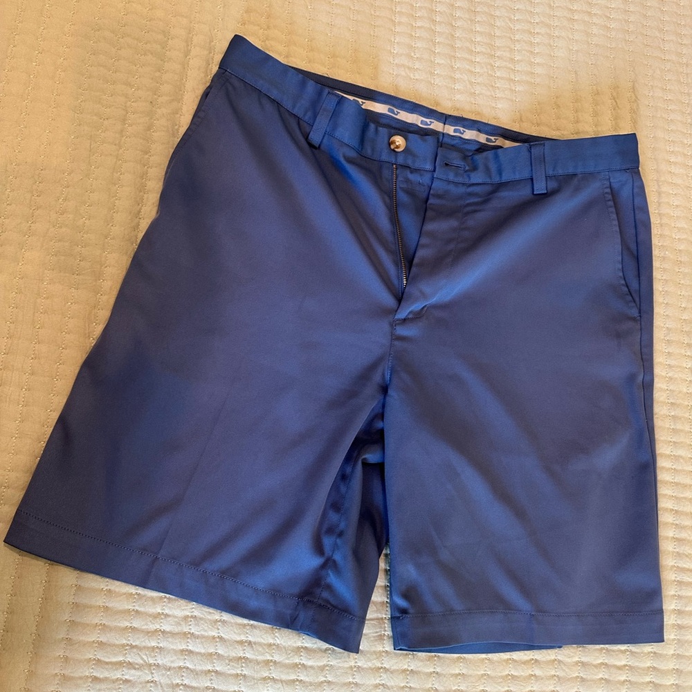 Men’s blue vineyard vines shorts size 34